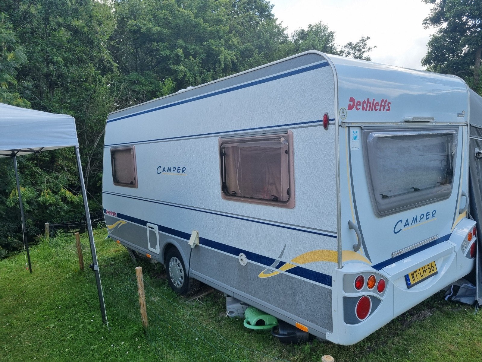 Dethleffs Camper 450DB 2006 met Mover en houten vloer, Rondzit, Dwarsbed, Particulier, Ringverwarming