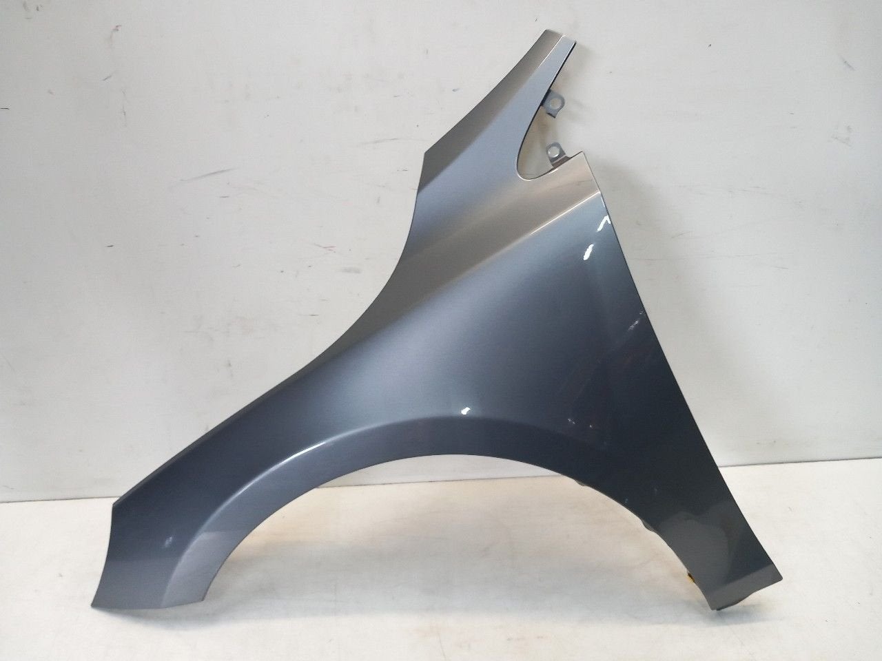 Spatbord links voor Volvo V40, Auto-onderdelen, Onderdelen@venauto.nl, Van der Ven Autorecycling B.V., Gebruikt, Ettenseweg 76, 4706 PB Roosendaal, The Netherlands