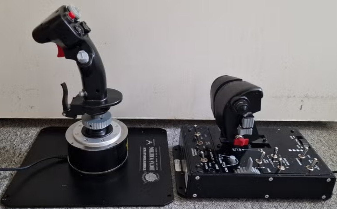 Thrustmaster HOTAS Warthog Joystick & Throttle Set, Computers en Software, Joysticks, Ophalen of Verzenden, Zo goed als nieuw
