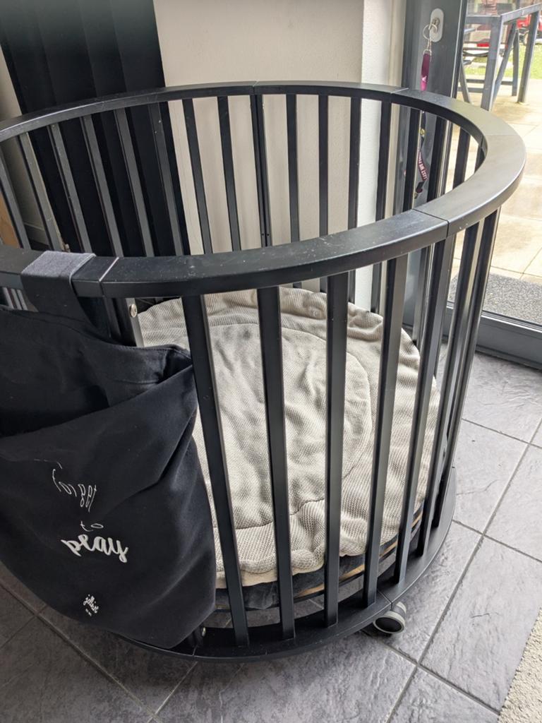 Rondo box met Jollein boxkleed en opbergzak, Kinderen en Baby's, Boxen, Ophalen of Verzenden, Gebruikt, Rond, Wieltjes