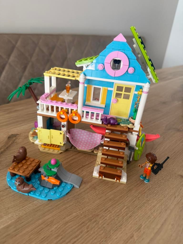 LEGO Friends - Beach House with Seals, Kinderen en Baby's, Speelgoed | Poppenhuizen, Ophalen of Verzenden, Zo goed als nieuw, Toebehoren