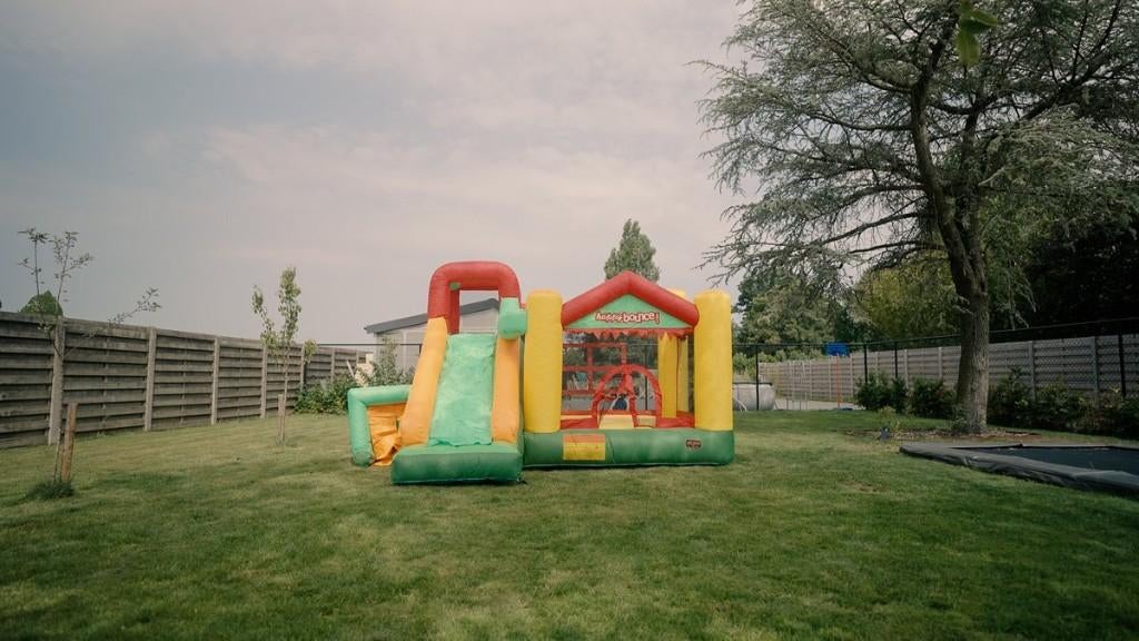 te Huur Springkussen, Glijbaan! kinderfeest verjaardag !, Ophalen of Verzenden, Zo goed als nieuw, Verjaardag