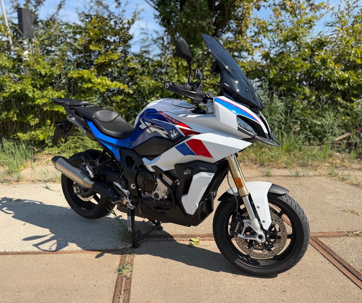 BMW S1000XR | full option | akrapovic | M-wheels | koffers, 4 cilinders, Motorrijbewijs A, Handvatverwarming, Gebruikt