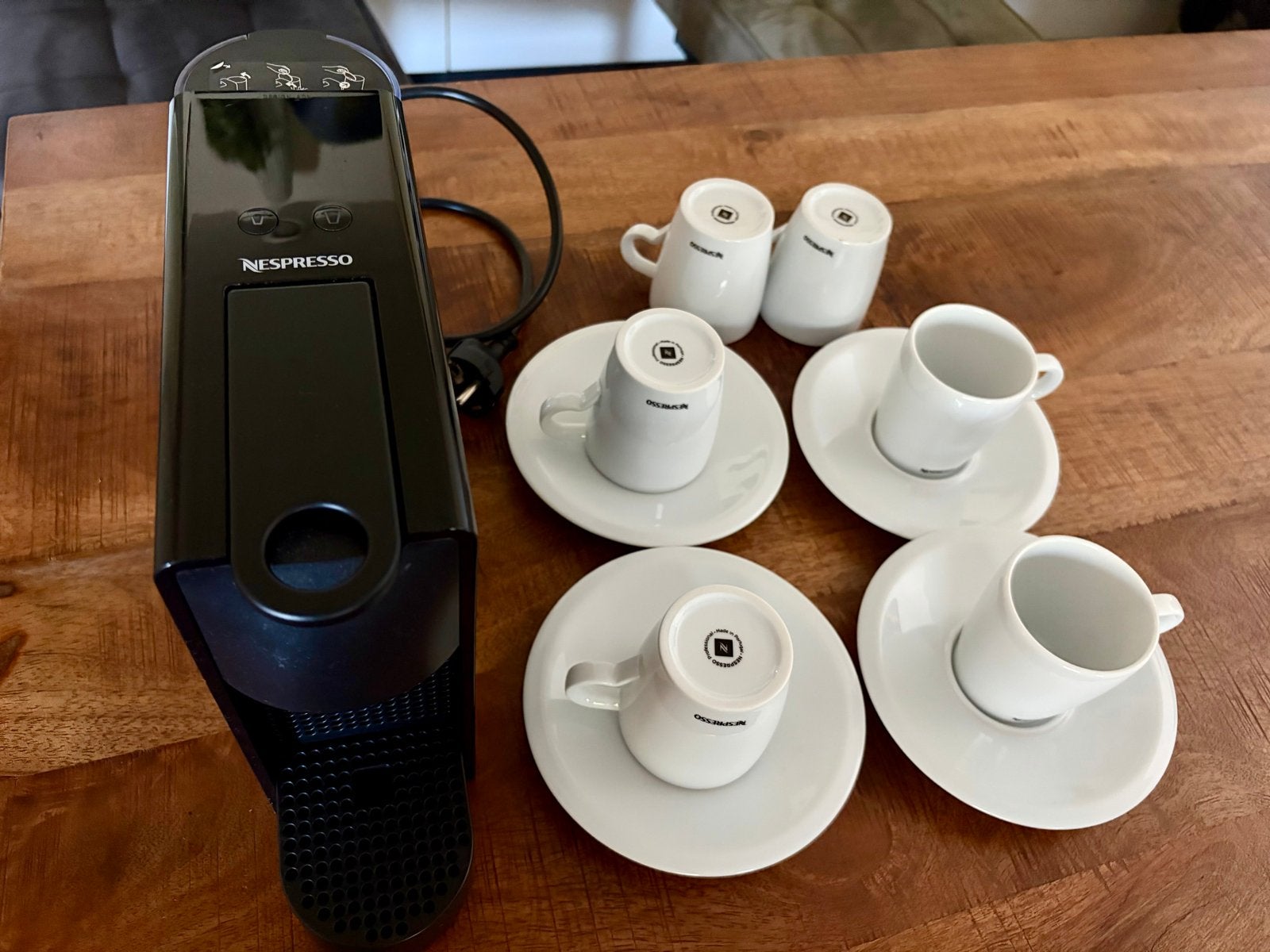 Nespresso Essenza Mini C30 mét origineel servies, Ophalen of Verzenden, Zo goed als nieuw, 1 kopje, Combi