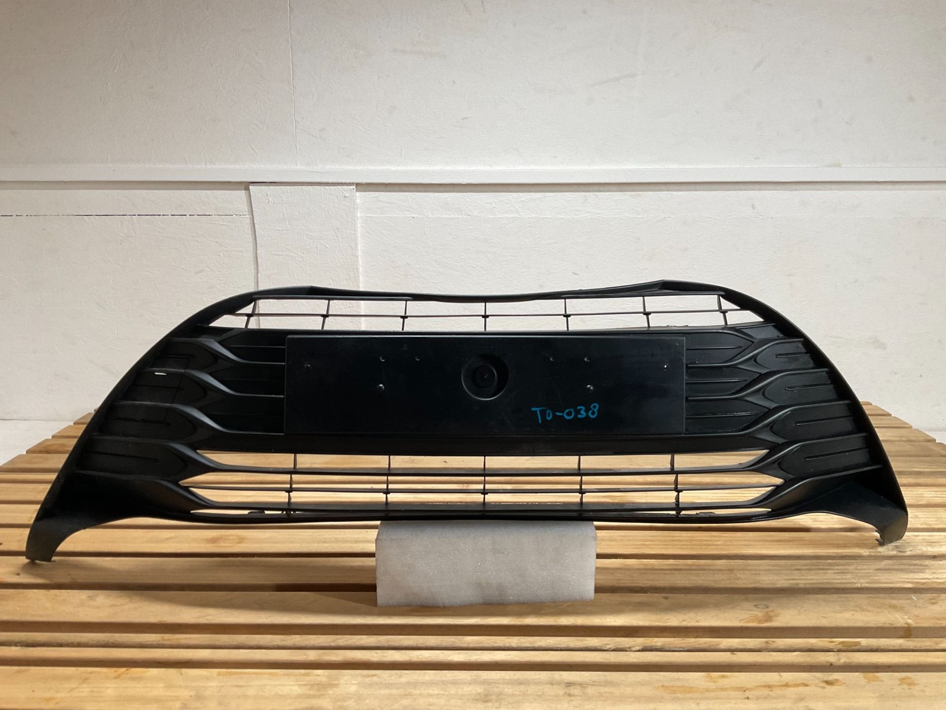 Bumper Grill Toyota Yaris 20 531020D120 Bumper rooster TO038, Info@toyota.co.jp, Gebruikt, Toyota Motor Corporation, Toyota