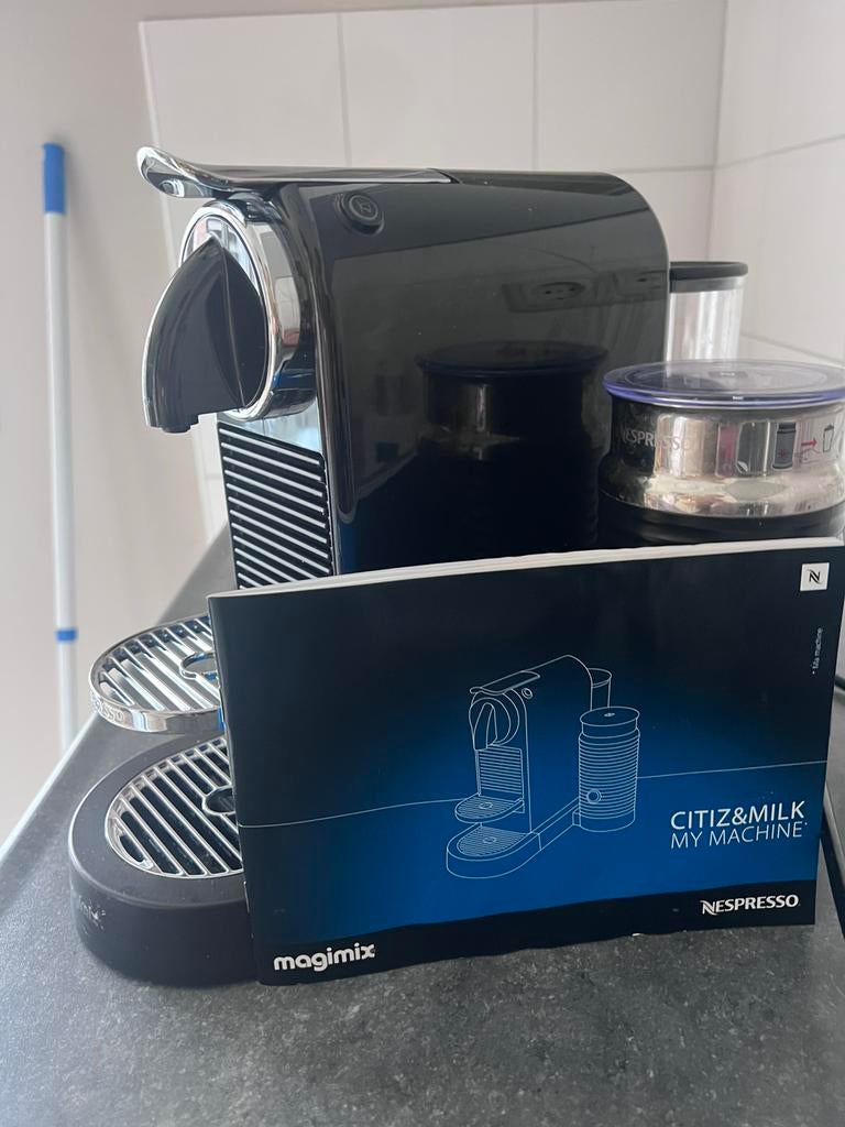 Nespresso machine Citiz&Milk, Ophalen of Verzenden, Zo goed als nieuw, Koffiemachine