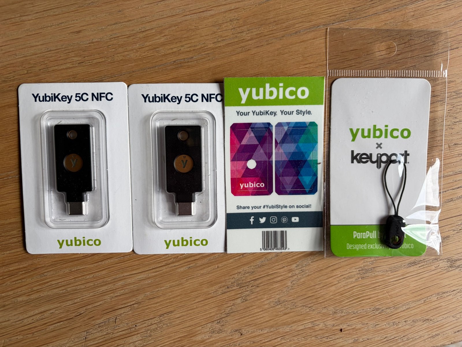2x YubiKey 5C NFC - Nieuw in verpakking + accessoires, Computers en Software, Ophalen of Verzenden, Nieuw