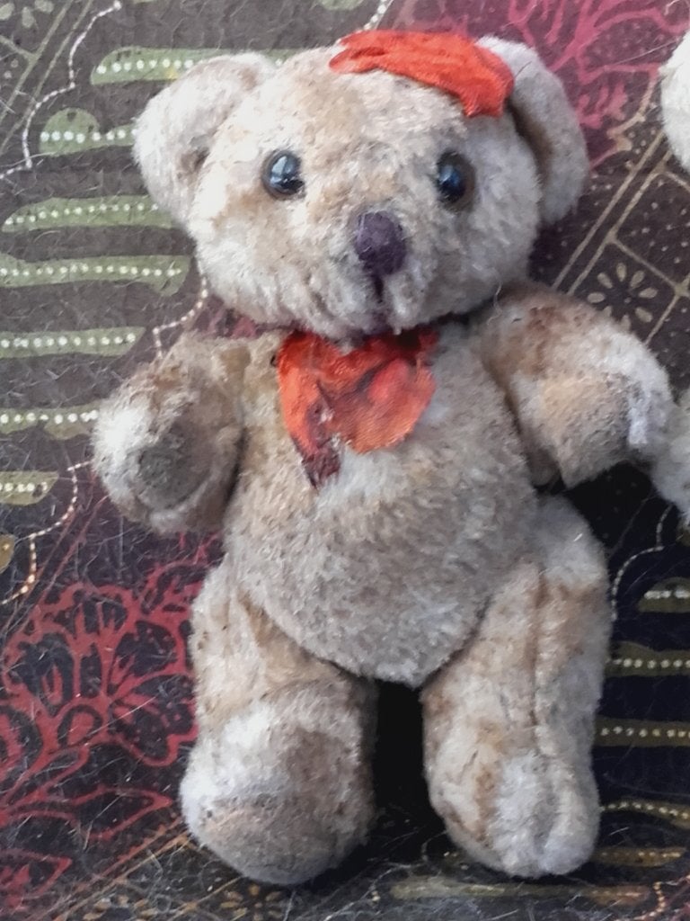 Twee mooie oude vintage Engelse beren compleet met flesjes., Ophalen of Verzenden