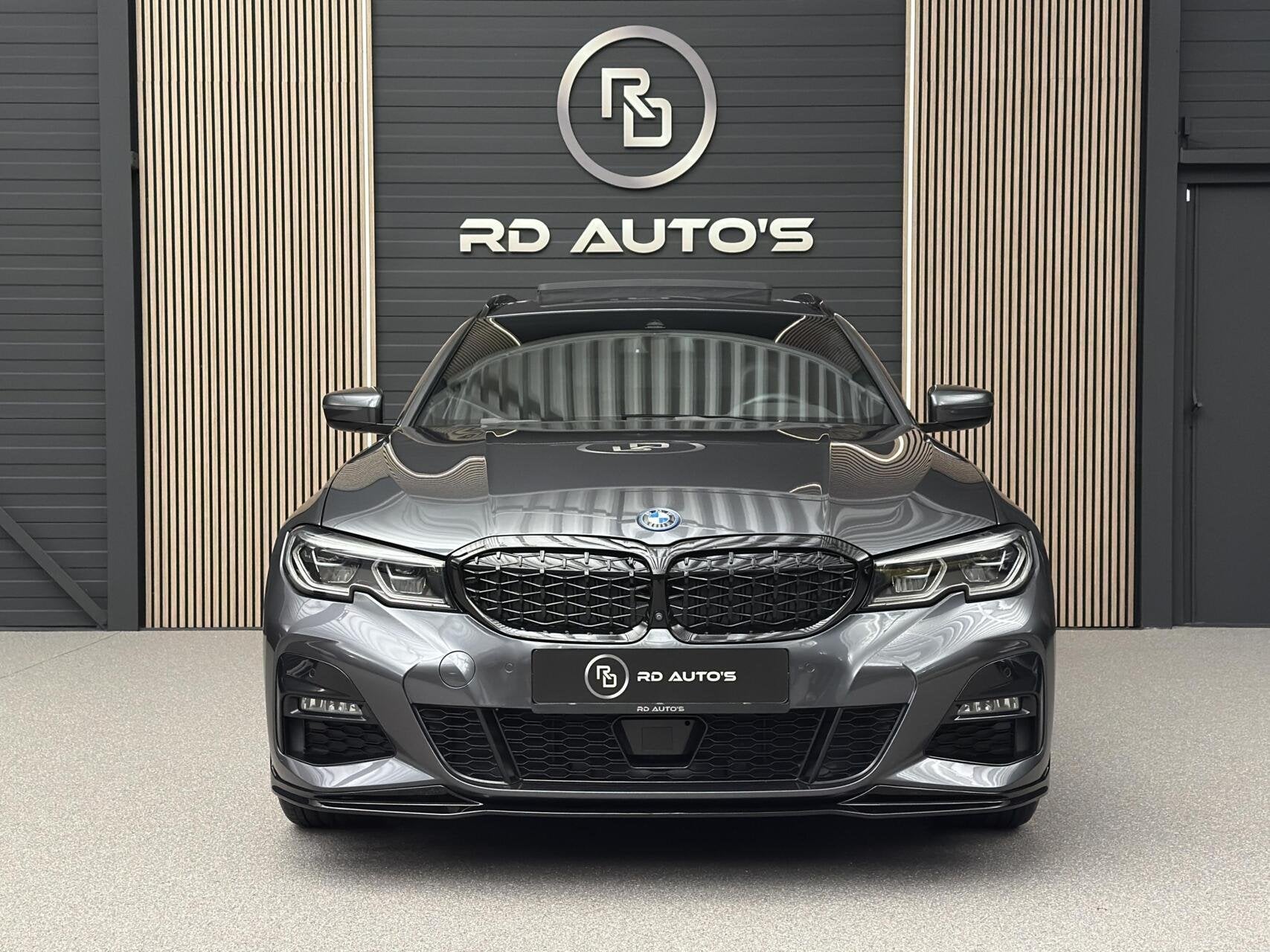 BMW 3-serie Touring 330e M Sport/ Laser/ Pano/ 360/ Trekha, Auto's, Achterwielaandrijving, Gebruikt, 4 cilinders, Alcantara