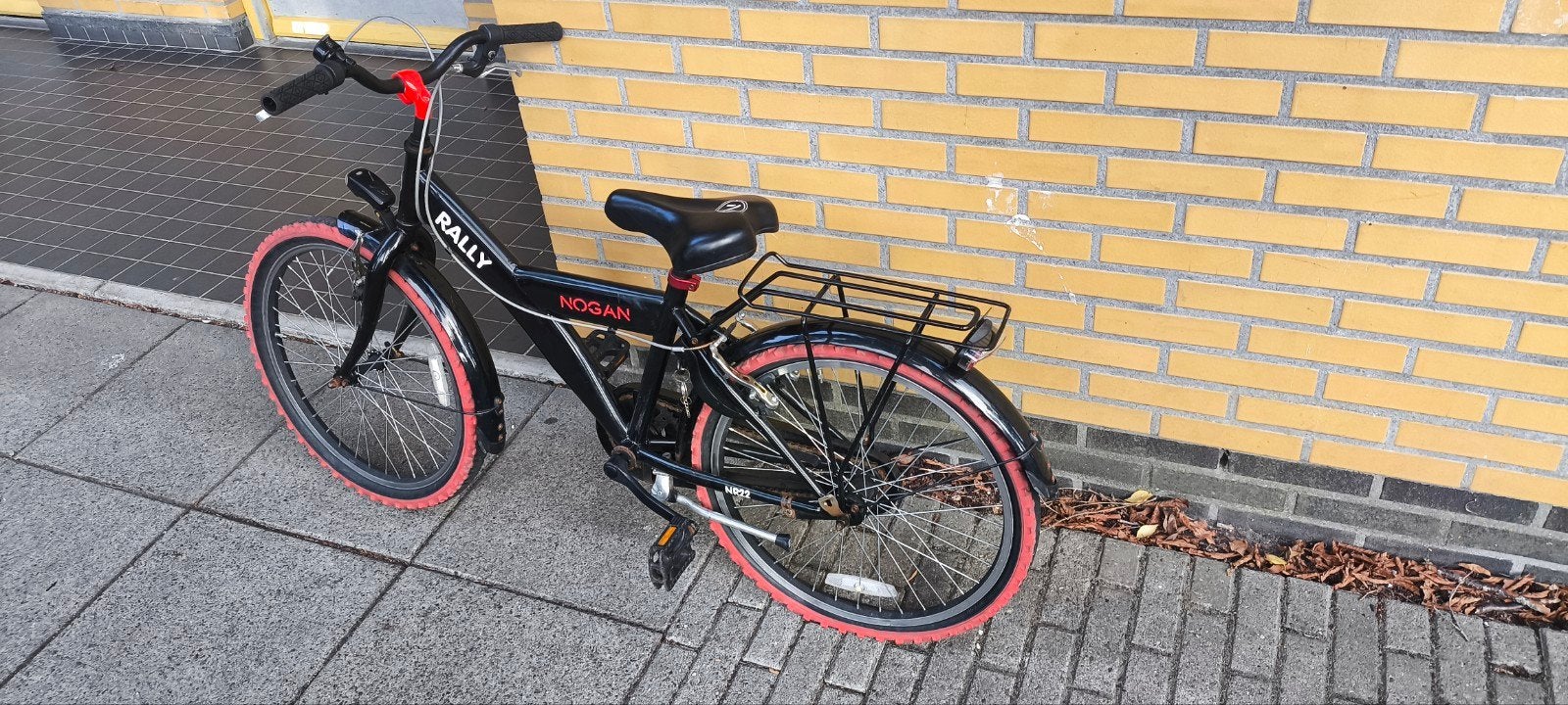 Jongensfiets 22 inch met lekke band, Ophalen, Minder dan 10 versnellingen, Gebruikt, Minder dan 49 cm