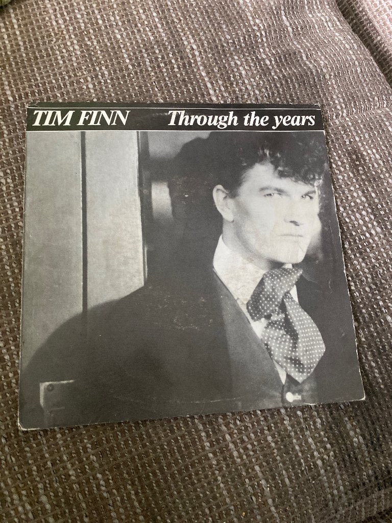 Tim Finn - Through the Years 7 inch vinyl single, Gebruikt, 7 inch, Ophalen of Verzenden, Pop