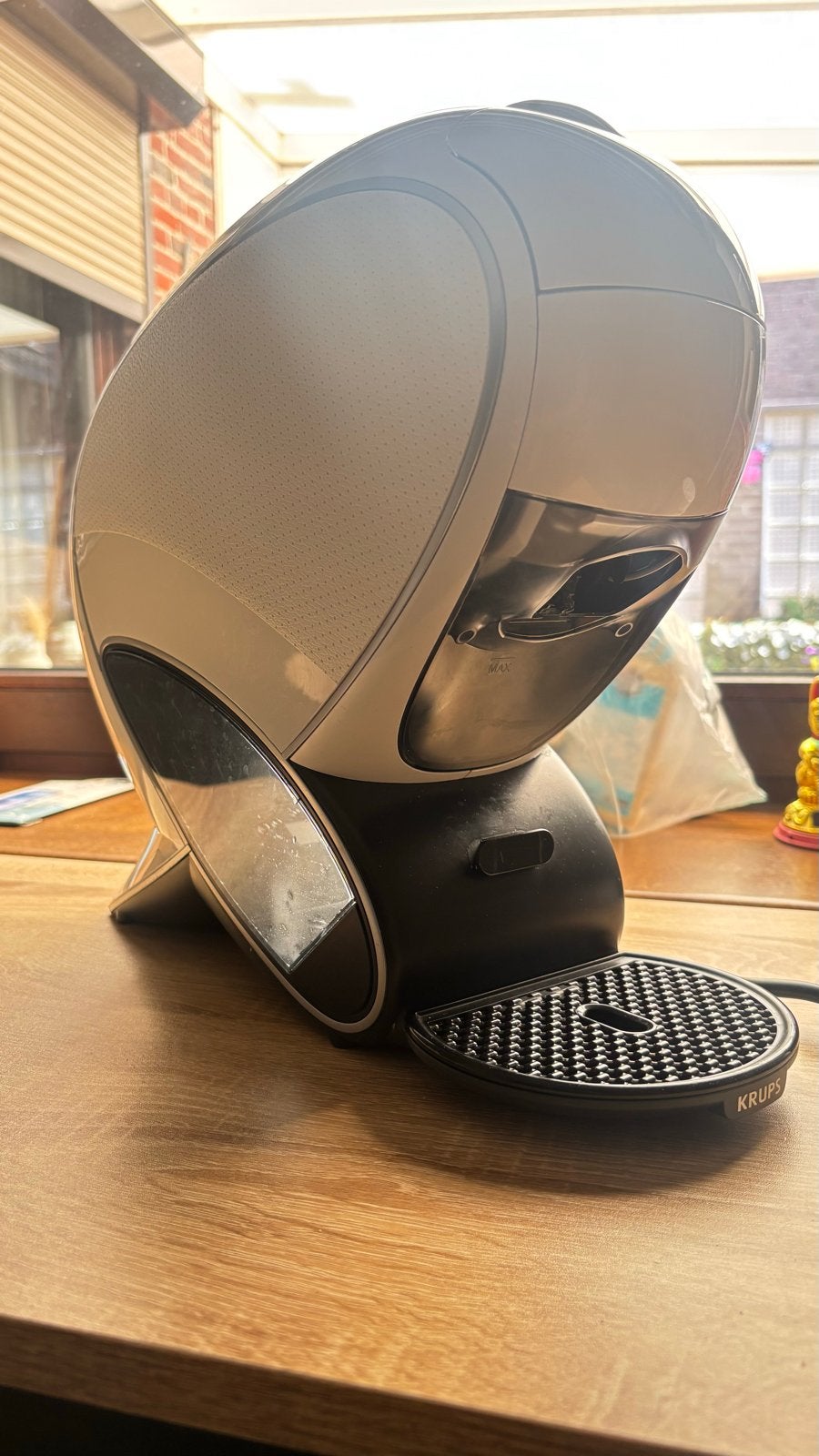 Nescafé Dolce Gusto Neo Latte Koffiemachine + capsules, Ophalen, Koffiemachine, Zo goed als nieuw, 1 kopje