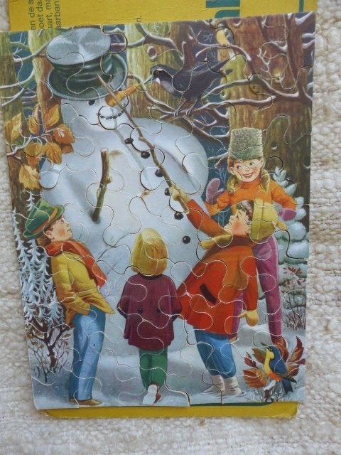 puzzel jaren 60 kinderen in de sneeuw sneeuwpop, Ophalen of Verzenden, Minder dan 500 stukjes, Gebruikt, Legpuzzel