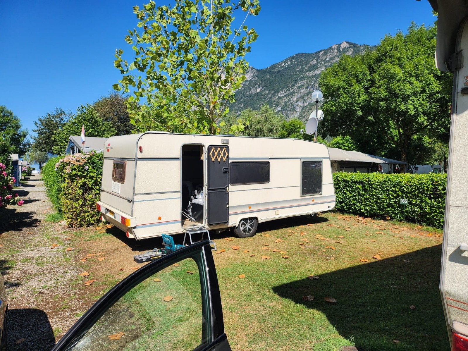 Burstner Scala 5210 met Megacamp Voortent en Toebehoren, Rondzit, Koelkast, Particulier, Tot en met 4