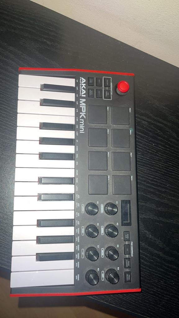 Akai MPK Mini MK3, Overige merken, Zo goed als nieuw, Aanslaggevoelig, Overige aantallen