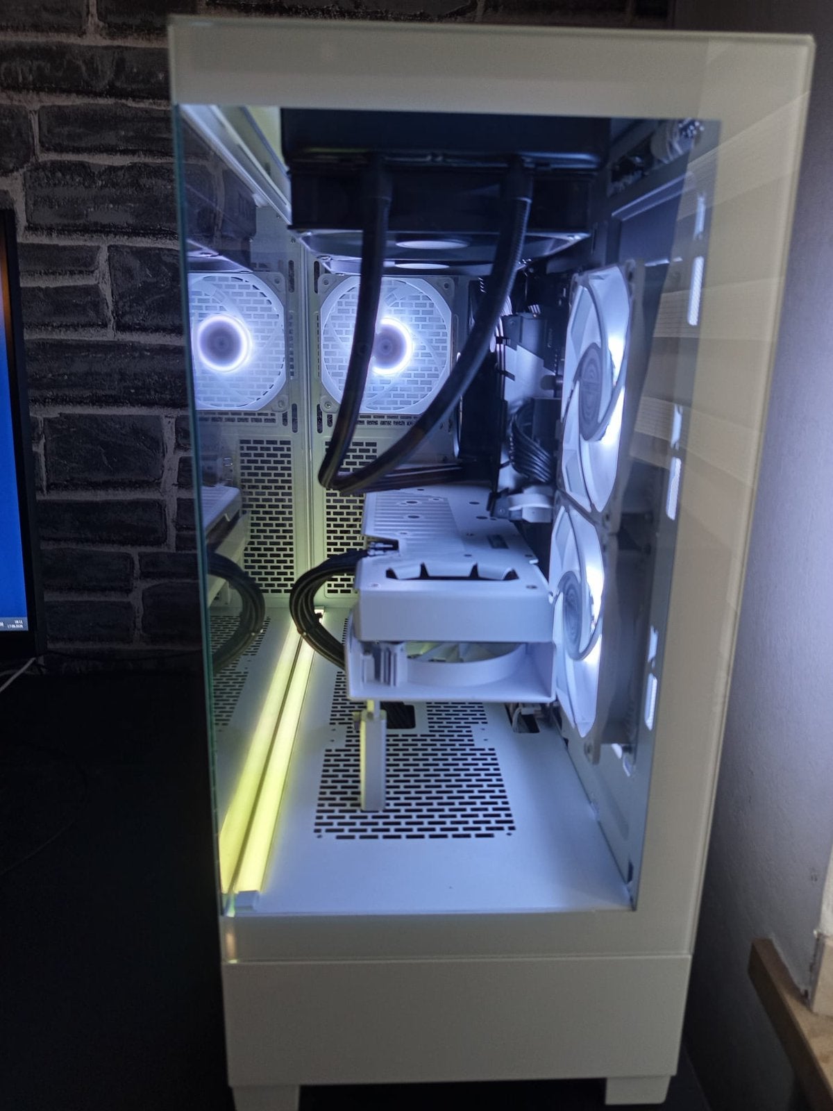 Gaming pc:door beeindiging hobby te koop,bijna niet gebruikt, Ophalen