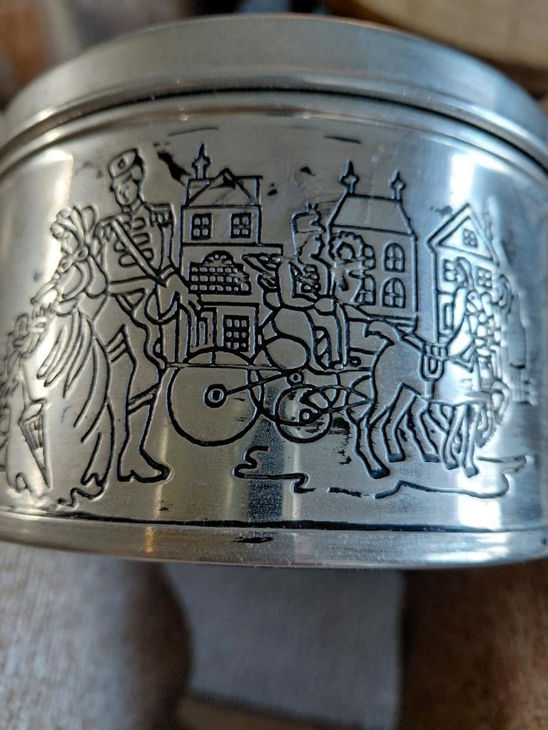 verzilverd trommeltje van quality street, Ophalen of Verzenden
