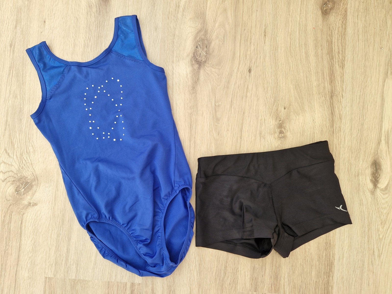 Turnpakje en broekje 7/8 yr, Sport en Fitness, Turnen, Kindermaat 122 t/m 140, Ophalen of Verzenden, Zo goed als nieuw, Turnpak(je)
