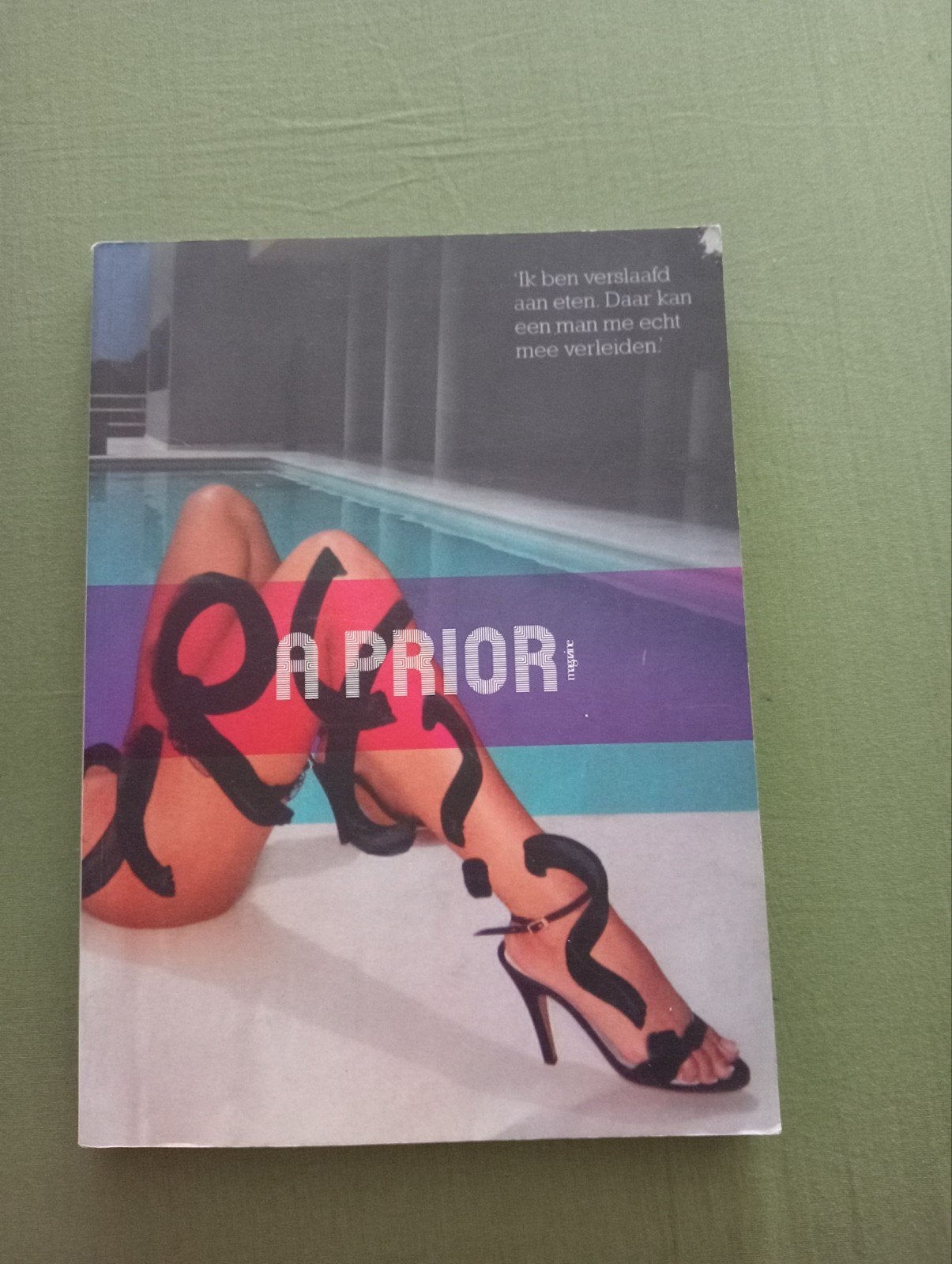 APRIORI! - Kunstboek in zeer redelijke staat, Ophalen of Verzenden, Gelezen