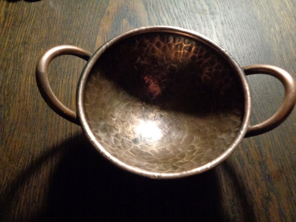 rood koper wierrook schaaltje met hamer slag, Ophalen of Verzenden
