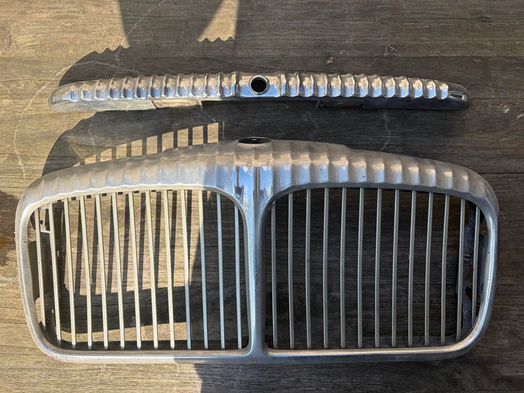 Grille voorzijde + kofferbaklijst Daimler Jaguar 🚘, Auto-onderdelen, Gebruikt, Voor, Ophalen of Verzenden, Jaguar