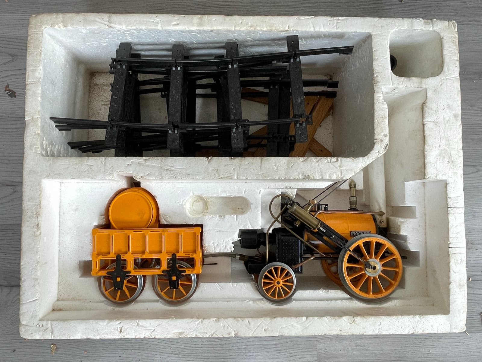Hornby Railways Stephenson's Rocket Treinset, Hobby en Vrije tijd, Modeltreinen | Overige schalen, Ophalen of Verzenden, Gebruikt