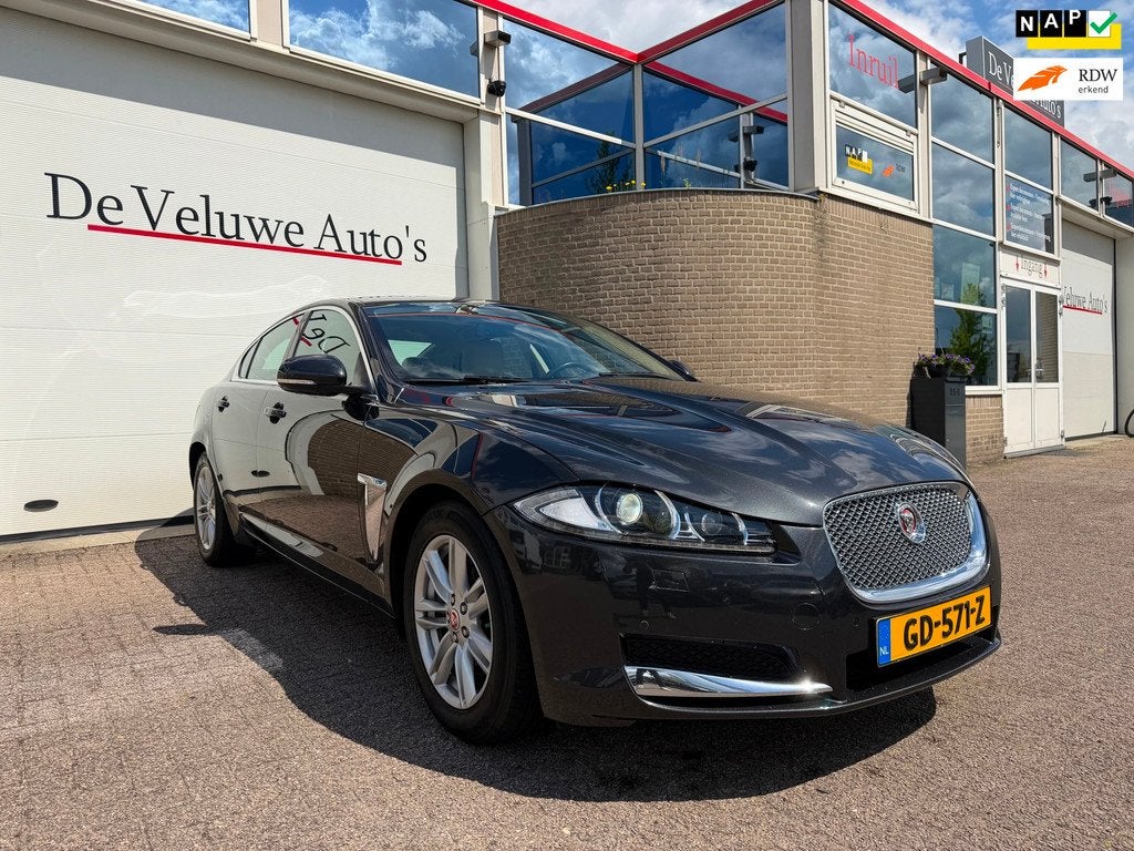 Jaguar XF 2.2D |Camera|Trekhaak|Keyless|Climate|Navigatie|BT, Auto's, Jaguar, Automaat, Euro 5, Achterwielaandrijving, Beige