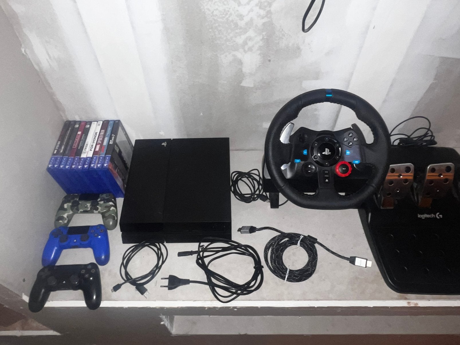 Plastation 4 te koop met stuur en gaspedaal, Ophalen, Zo goed als nieuw, Controller, PlayStation 1