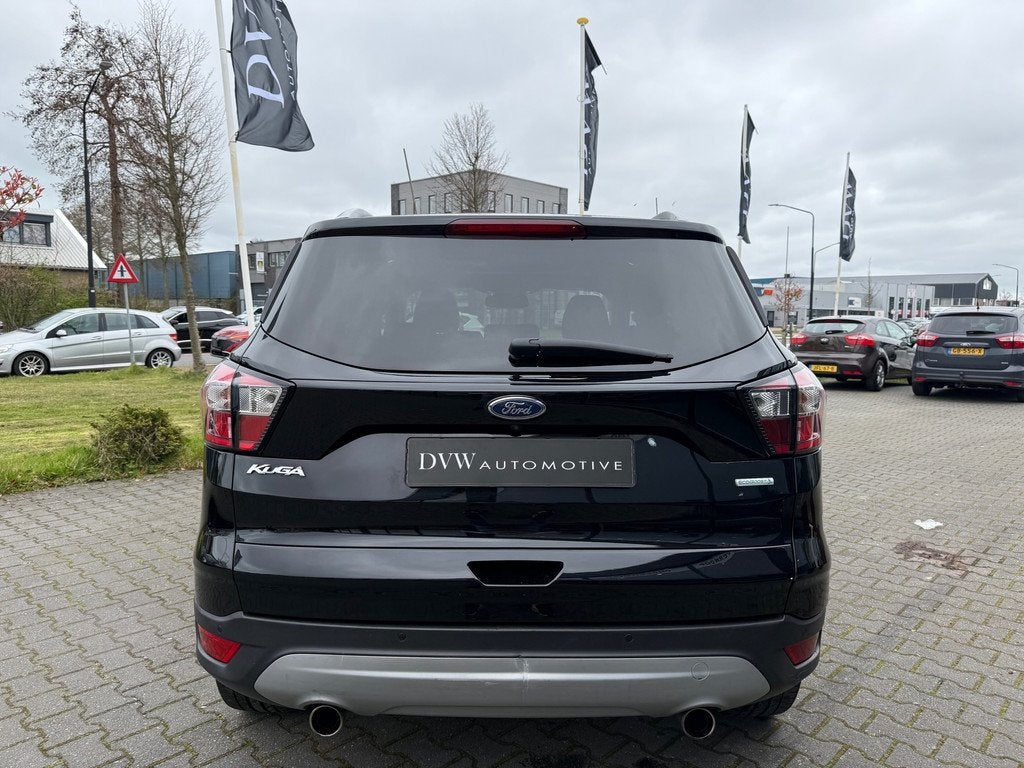 Ford Kuga 1.5 EcoBoost Titanium panorama dak, Auto's, Ford, Zwart, 4 cilinders, 150 pk, Leder en Stof