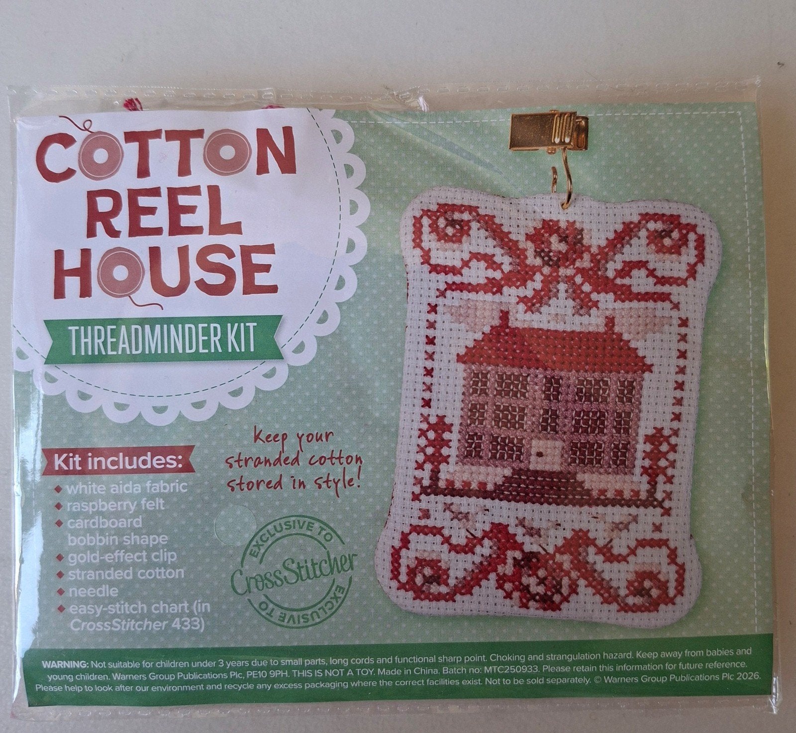 Borduurpakketje garenhouder (bobbin) met hanger  nieuw!, Ophalen of Verzenden, Nieuw, Handborduren, Borduurpakket