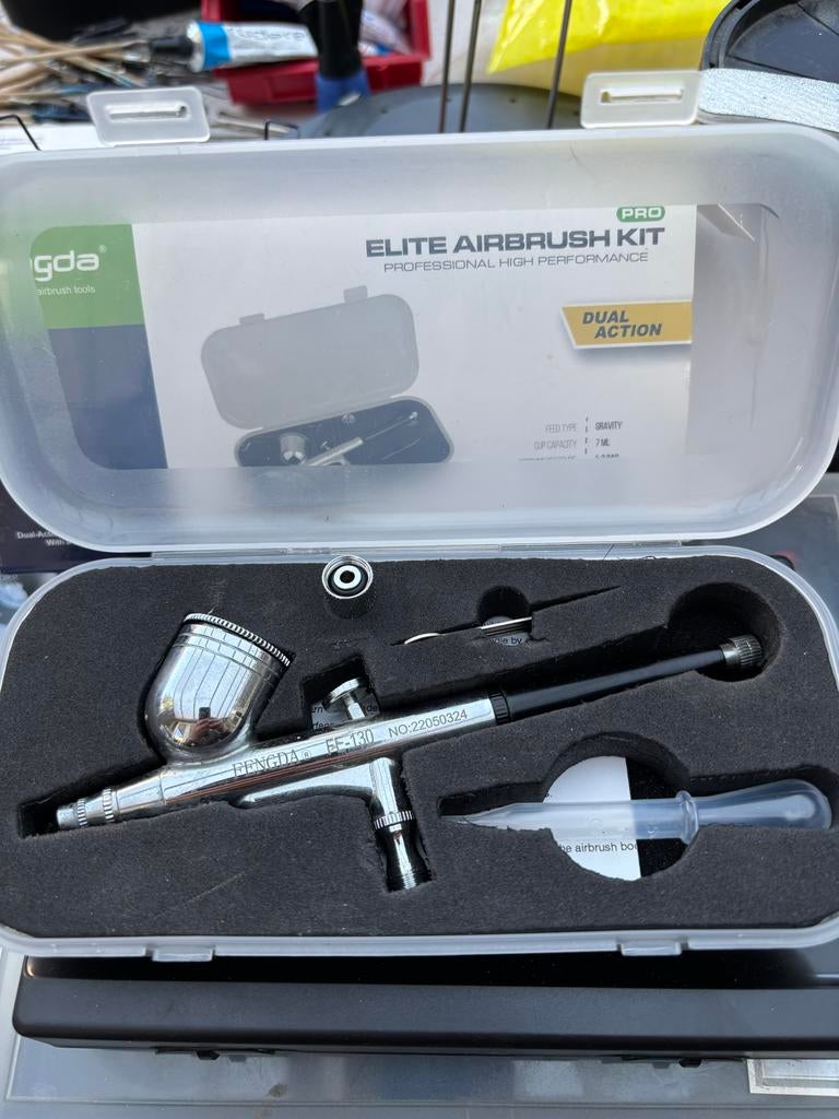 Airbrush 2x met diverse., Hobby en Vrije tijd, Schilderen, Ophalen, Zo goed als nieuw