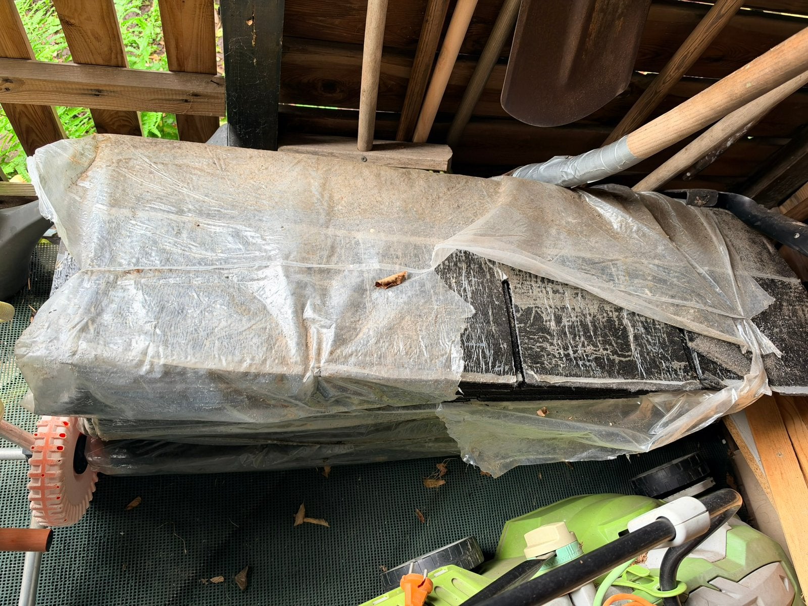 Zelfklevende bitumen dakshingles, circa 18m2, Ophalen, Overige materialen, Zwart, Nieuw