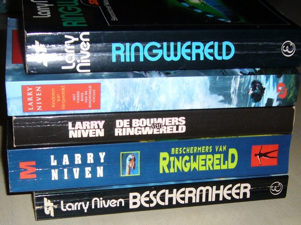 Larry Niven 5x Ringwereld Kinderen Beschermers Bouwers Heer, Ophalen of Verzenden, Gelezen, Larry Niven