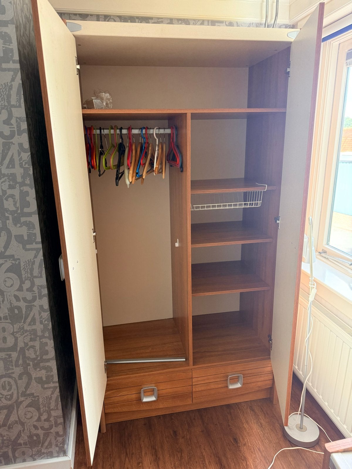 Complete Kinderkamer Set: Bed, Bureau, Kledingkast, Boekenka, Ophalen, Gebruikt, Jongetje of Meisje