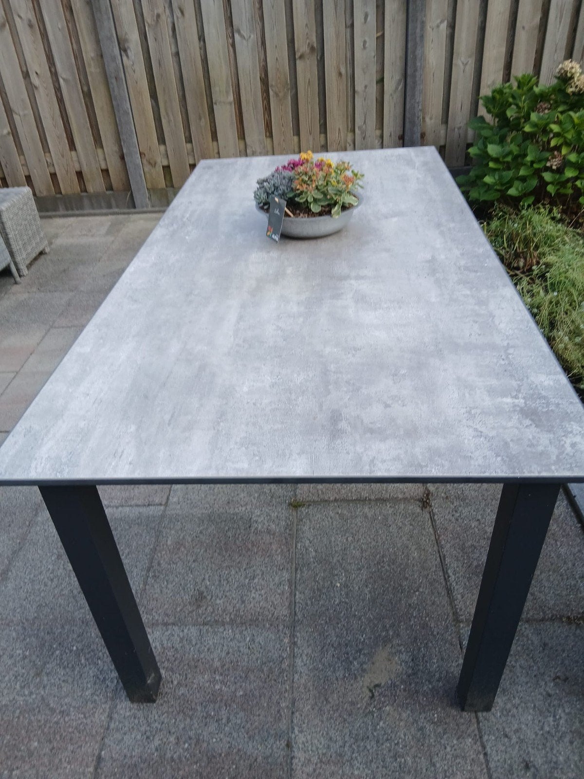 Moderne tuintafel met betonnen look blad. Ophalen in Cuijk, Ophalen, Gebruikt, Rechthoekig, Overige materialen
