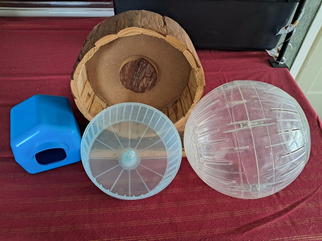 Hamsterbal, looprad en huisje, Ophalen of Verzenden, Gebruikt, Loopwiel of Rad