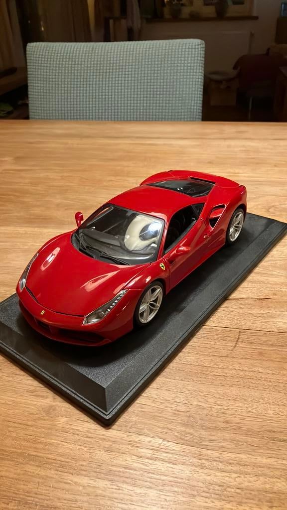 Schaalmodel ferrari, Hobby en Vrije tijd, Modelauto's | 1:18, Ophalen of Verzenden, Nieuw, Auto, Bburago