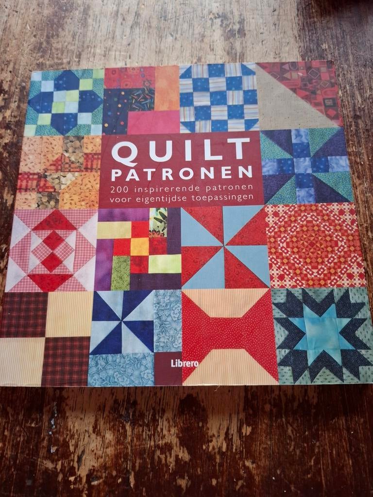 Quilt Patronen Boek - 200 Inspirerende Ideeën, Ophalen of Verzenden, Zo goed als nieuw, Borduren en Naaien, Libero