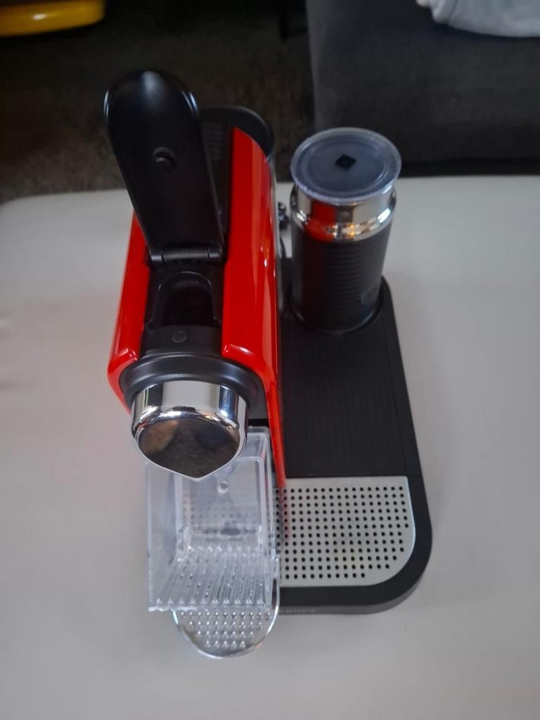Nespresso Magimix Citiz & Milk rood - in zeer mooie staat., Ophalen, Gebruikt, 1 kopje, Combi