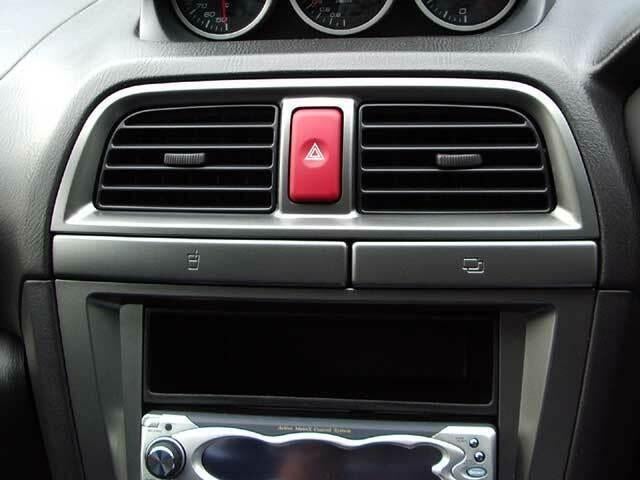 subaru impreza jdm red hazard light switch 83037FE030 nieuw, Ophalen of Verzenden, Nieuw, Subaru