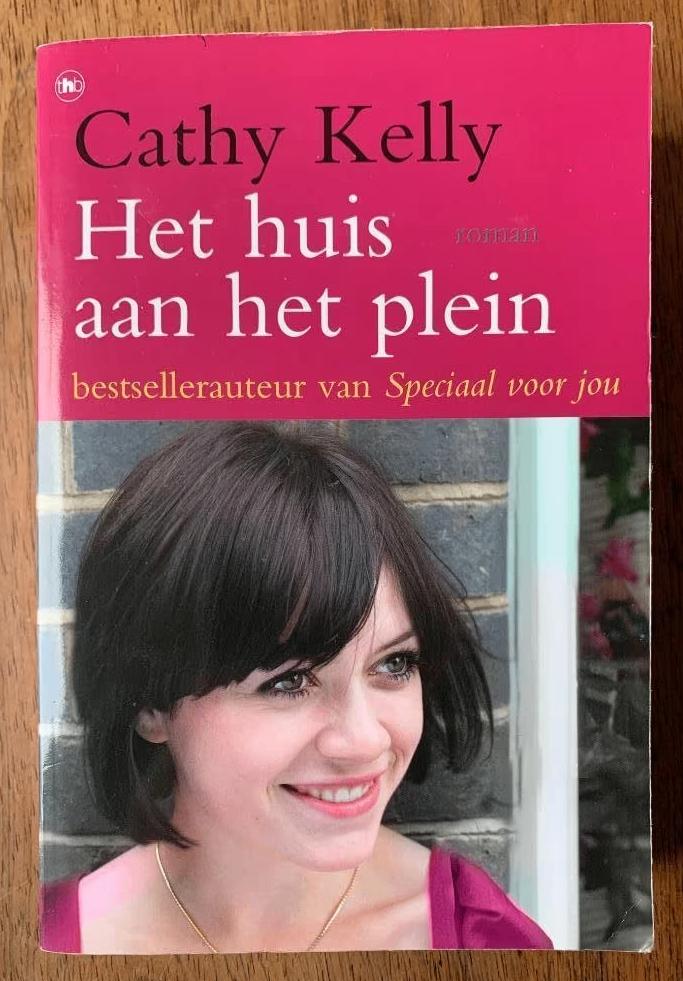 Het huis aan het plein; Cathy Kelly; 9789044342574; roman, Ophalen of Verzenden, Gelezen