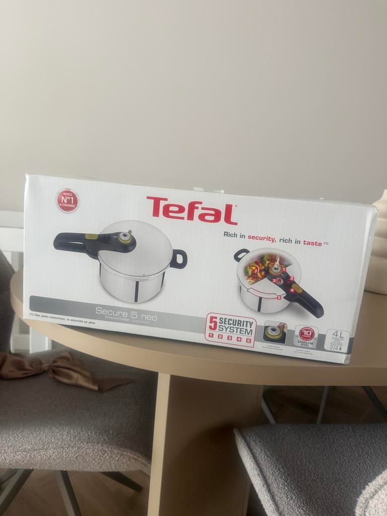 Tefal Secure 5 Neo snelkookpan - Nieuw in doos, Ophalen of Verzenden, Nieuw