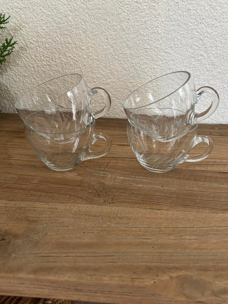4 Theeglazen met geëtst takje, Ophalen of Verzenden, Zo goed als nieuw