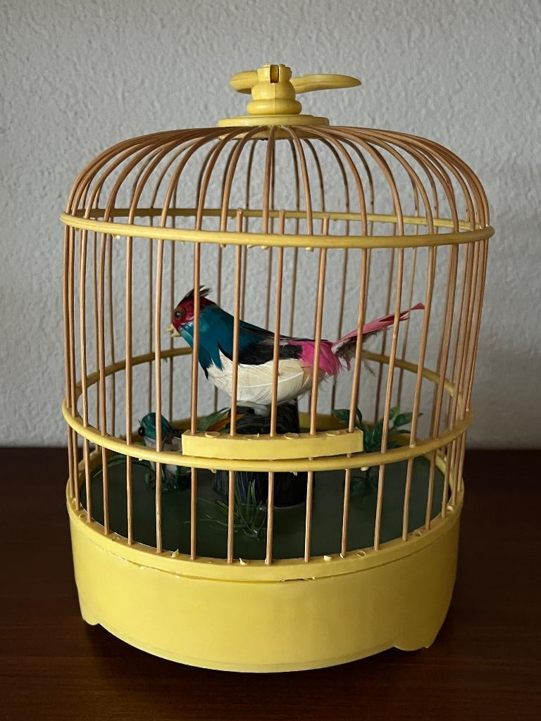 Vintage vogelkooi met zingende vogel, Ophalen of Verzenden, Gebruikt