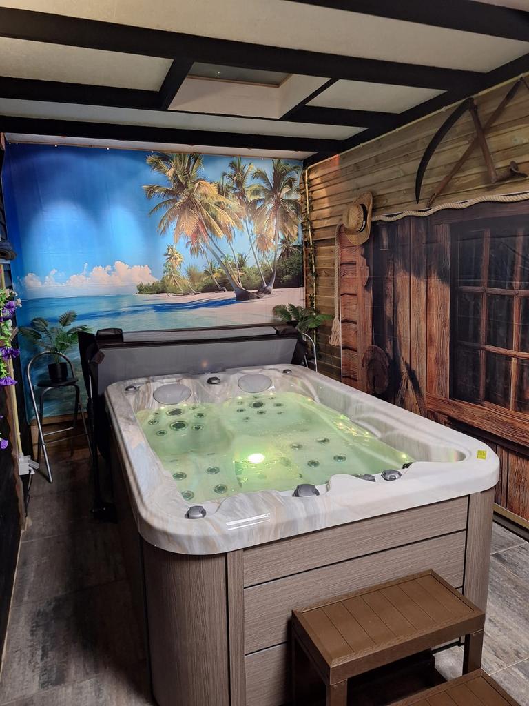 Nog 1 over Royal Bliss - 3 persoons balboa spa nieuw 🤎, Tuin en Terras, Zwembad-toebehoren, Info@SpaBoer.nl, SpaBoer.nl, Traan 5 9351VM Leek