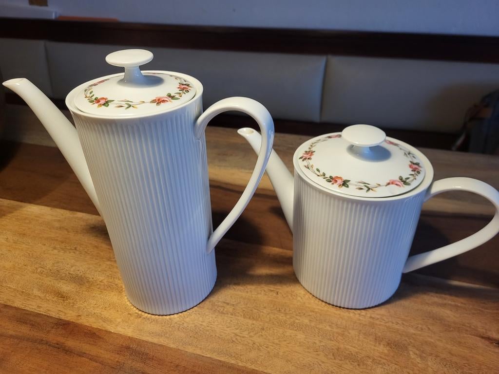 Arzberg koffie/ thee servies, Huis en Inrichting, Ophalen, Gebruikt, Overige stijlen, Kop(pen) en/of Schotel(s)