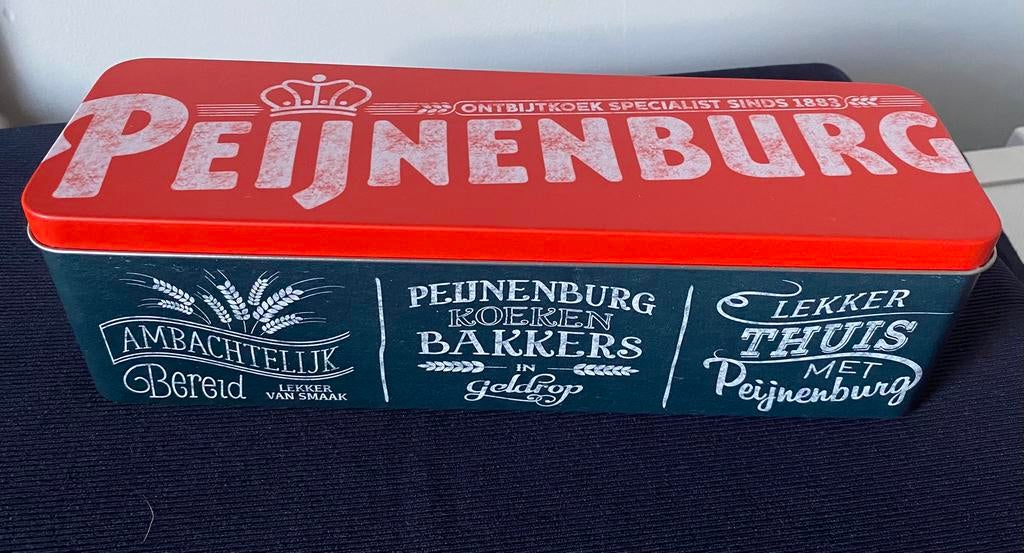 Koekblik van Peijnenburg. Kleuren: rood-wit-zwart., Ophalen of Verzenden, Zo goed als nieuw, Koek(jes), Overige merken