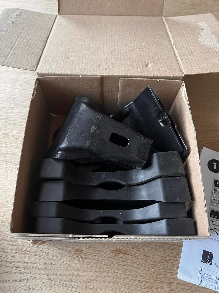 Thule Kit 5018 Dakdrager Voetset, Auto diversen, Ophalen of Verzenden, Zo goed als nieuw