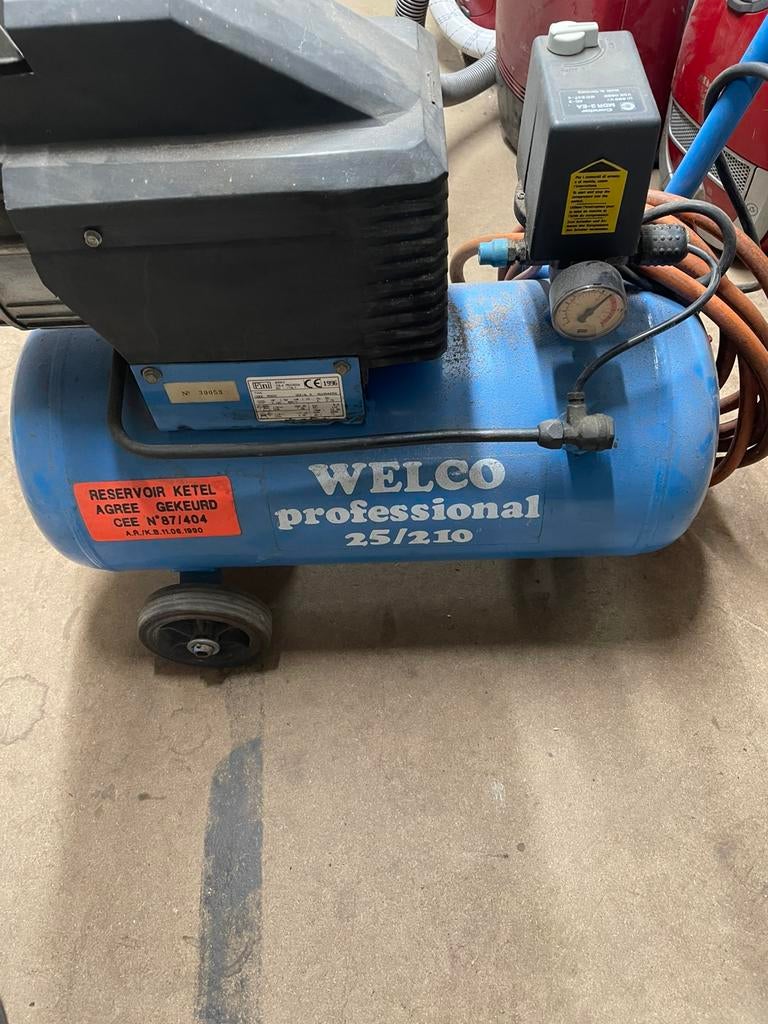 Kleine compressor op kracht, Minder dan 25 liter, Ophalen of Verzenden, Zo goed als nieuw, Minder dan 200 liter/min