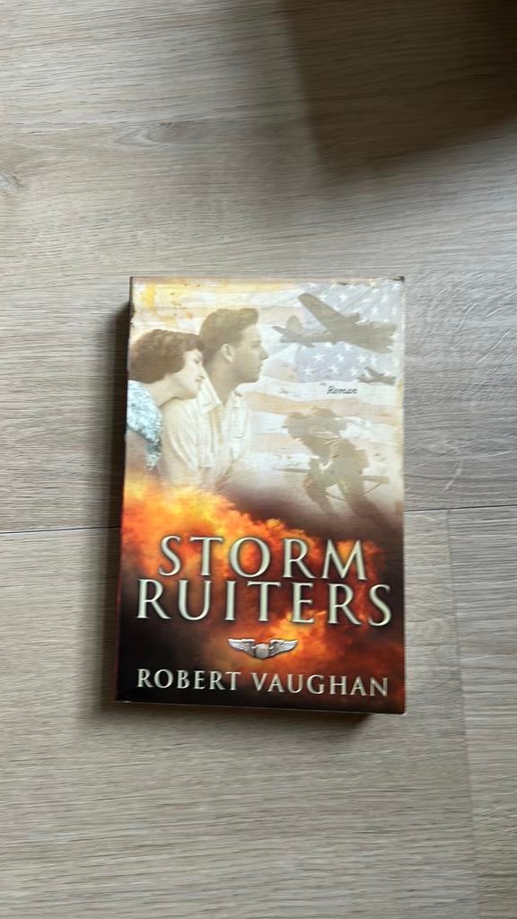 R. Vaughan - Stormruiters, Ophalen of Verzenden, Zo goed als nieuw, R. Vaughan
